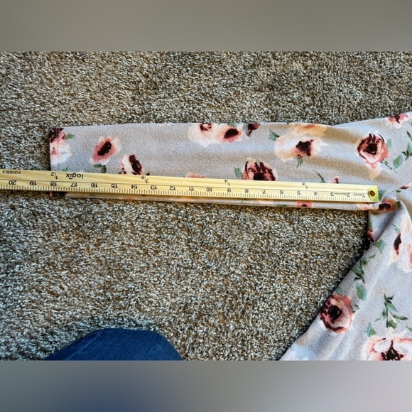 Lauren Conrad Pink Floral Sweater Size M - Picture 5 of 7